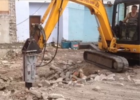 Мини-экскаватор JCB 8045 с гидромолотом